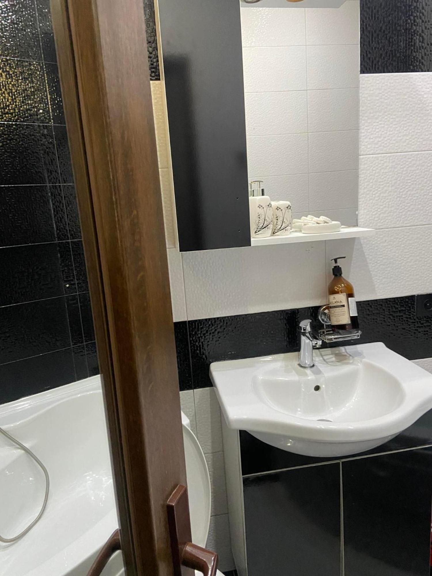 Apartment Vaja Fshavela N16 Batumi Ngoại thất bức ảnh